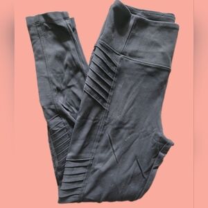 Athleta Women's Leggings Size M - Black